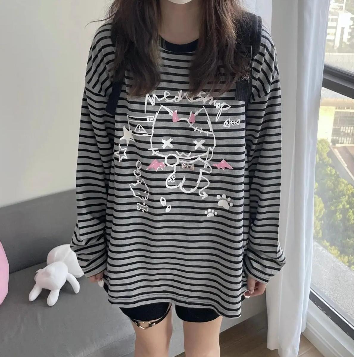 Kawaii Harajuku Striped Cat T-Shirt