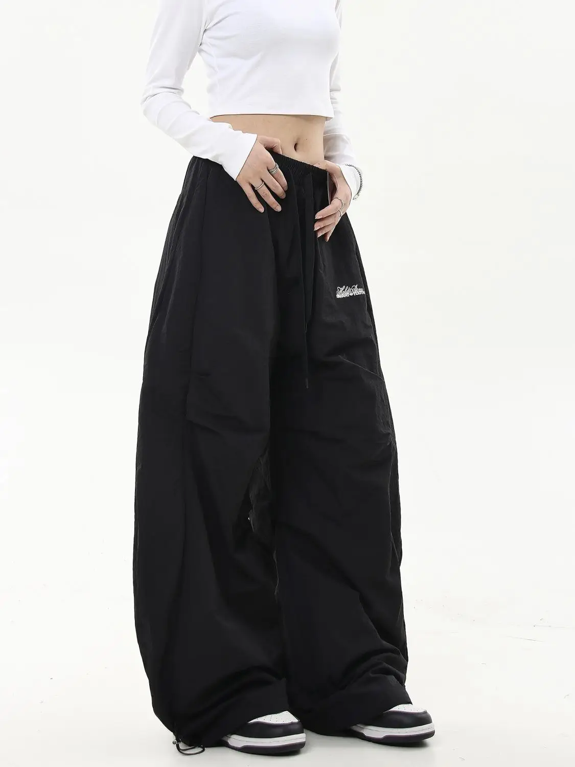 Minimalist Streetwear Baggy Cargo Pants - 3