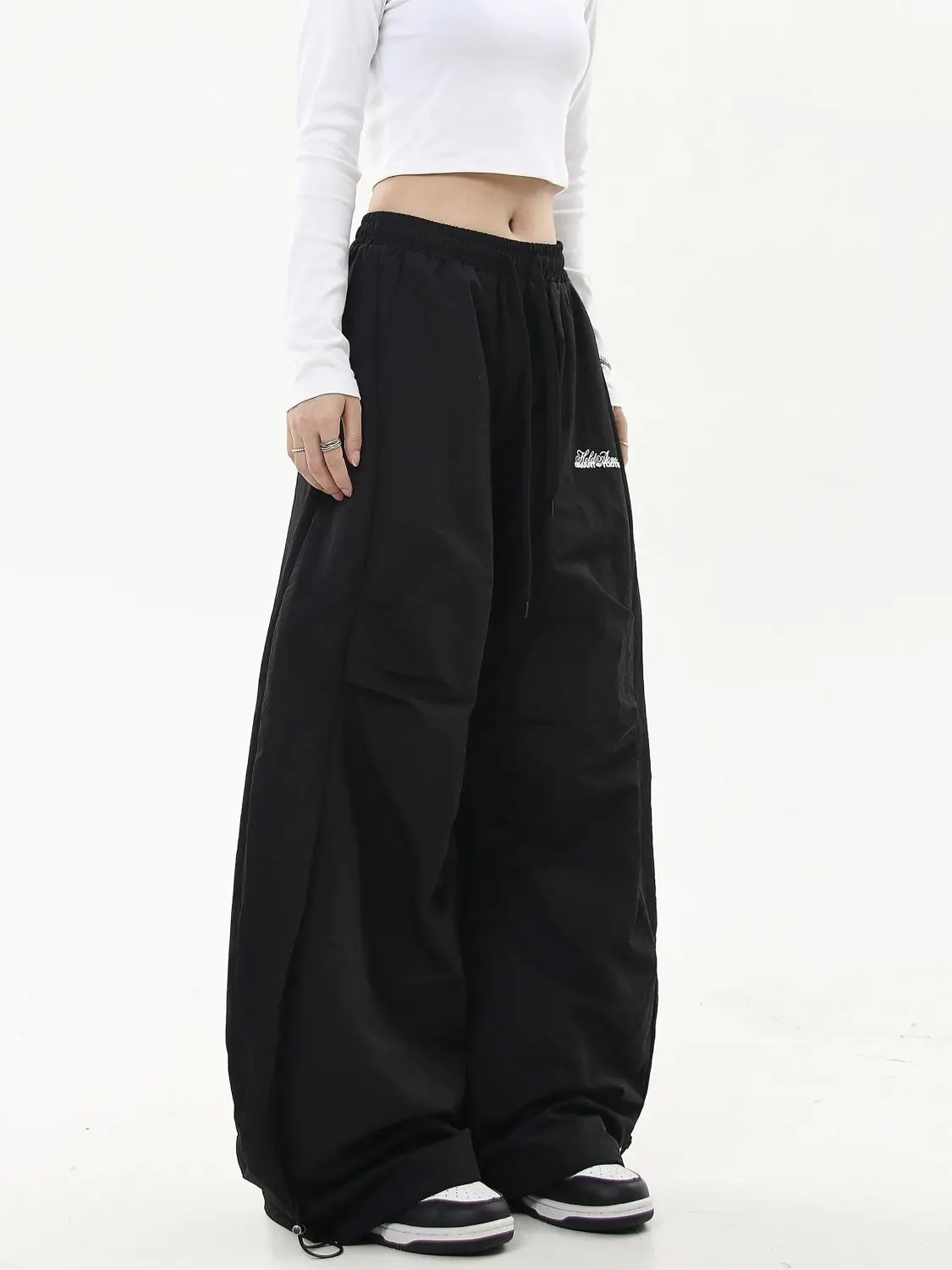 Minimalist Streetwear Baggy Cargo Pants - 2