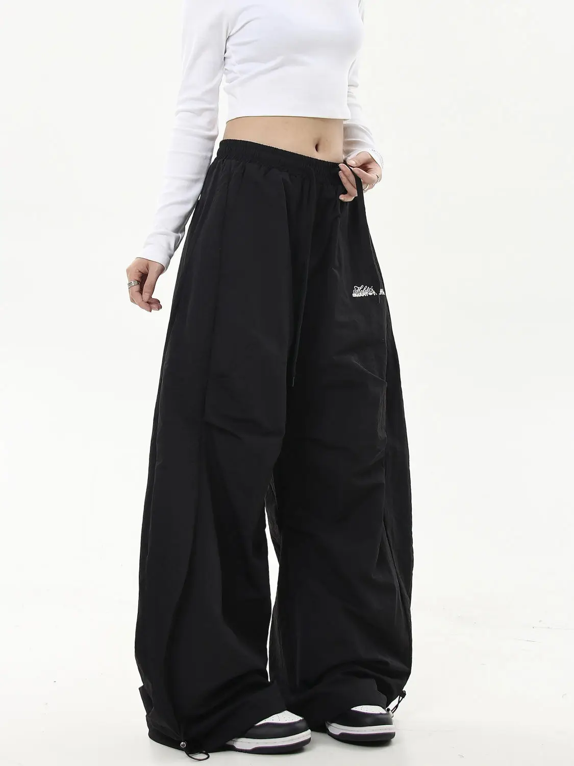 Minimalist Streetwear Baggy Cargo Pants - 5