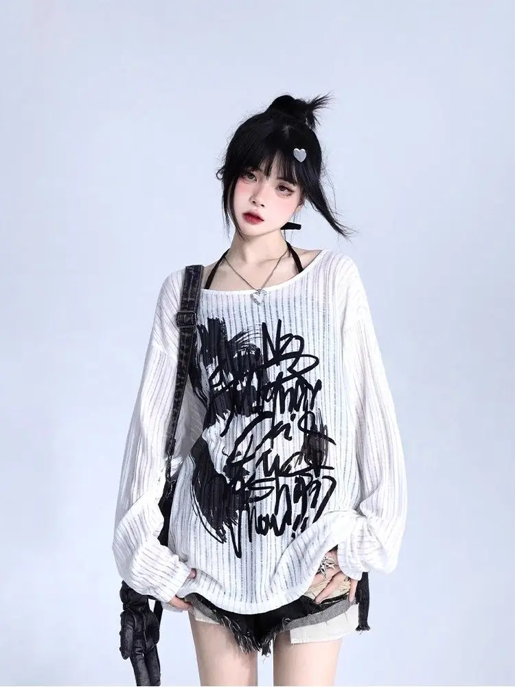 Grunge Streetwear Graphic Sweater - 2
