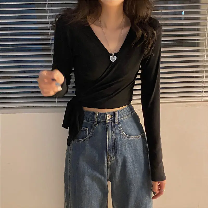 Minimalist Streetwear Wrap Crop Top - 9