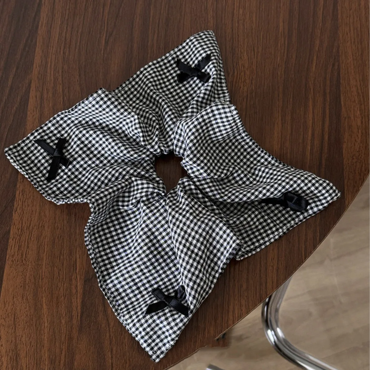 Vintage Academia Checkered Bow Scrunchie - 5