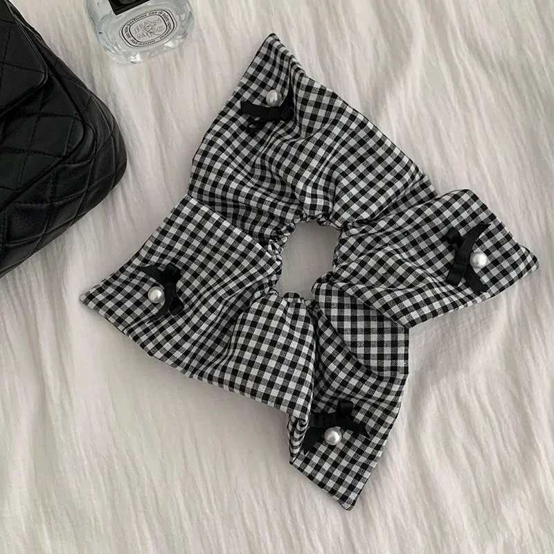 Vintage Academia Checkered Bow Scrunchie - 4