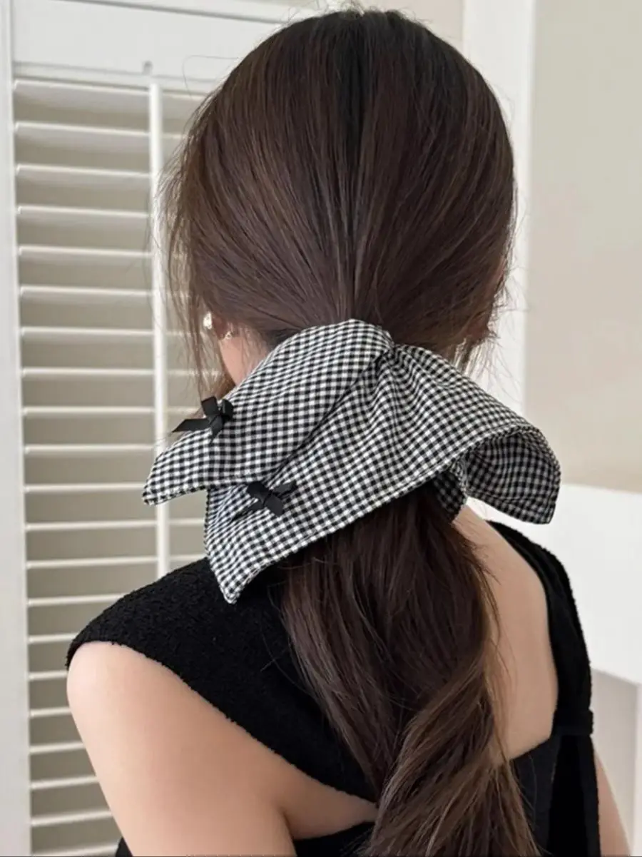 Vintage Academia Checkered Bow Scrunchie - 2