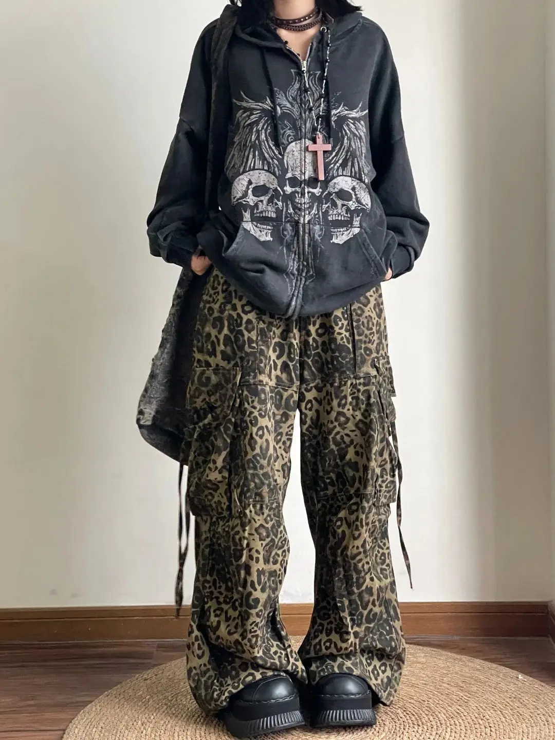 Gothic Punk Oversized Graphic Hoodie mit okkulter Symbolik - 3
